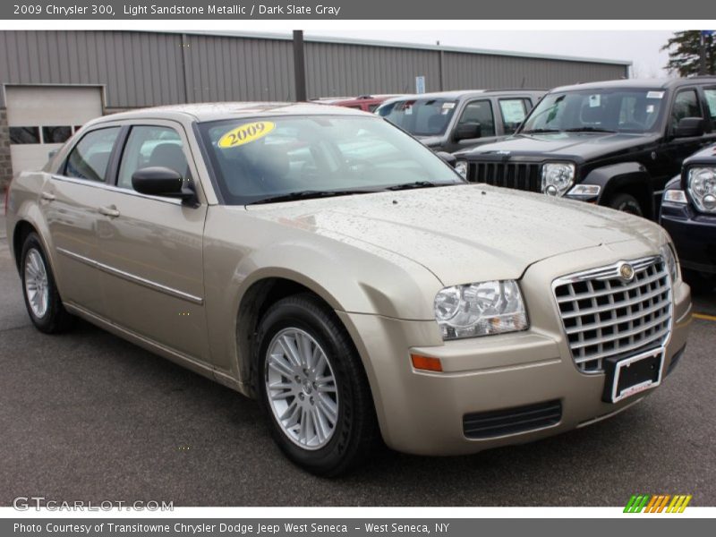 Light Sandstone Metallic / Dark Slate Gray 2009 Chrysler 300