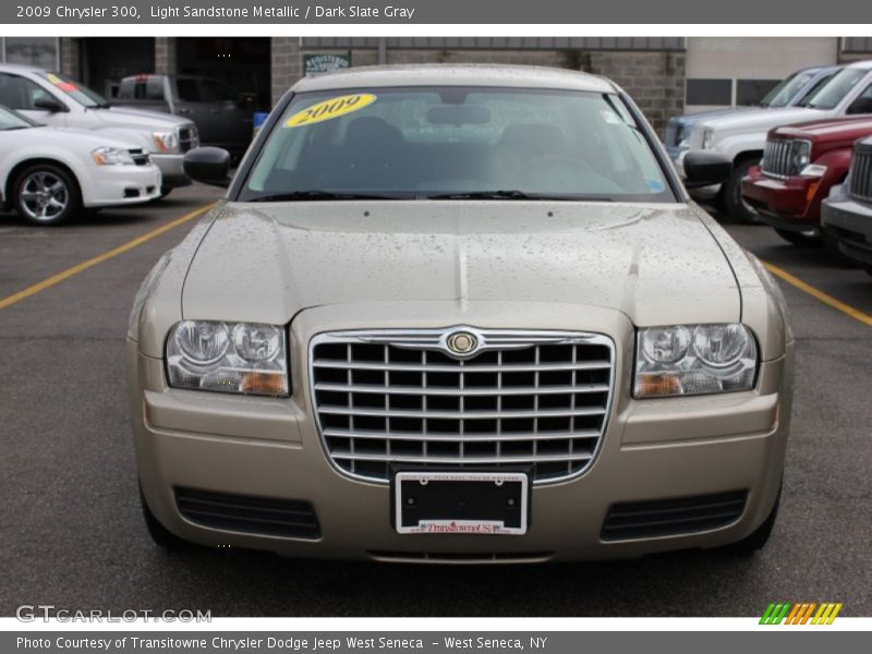 Light Sandstone Metallic / Dark Slate Gray 2009 Chrysler 300