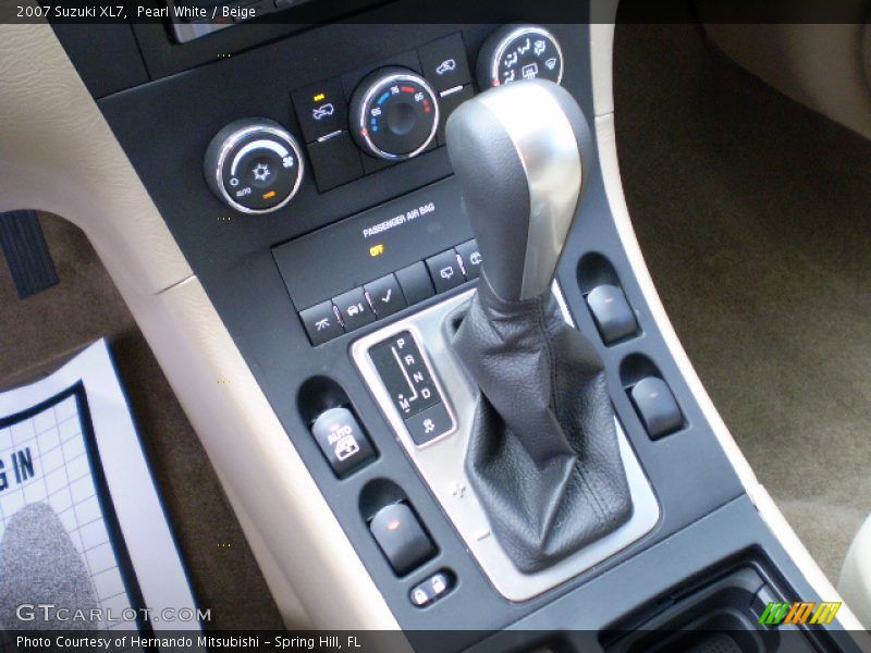 Pearl White / Beige 2007 Suzuki XL7
