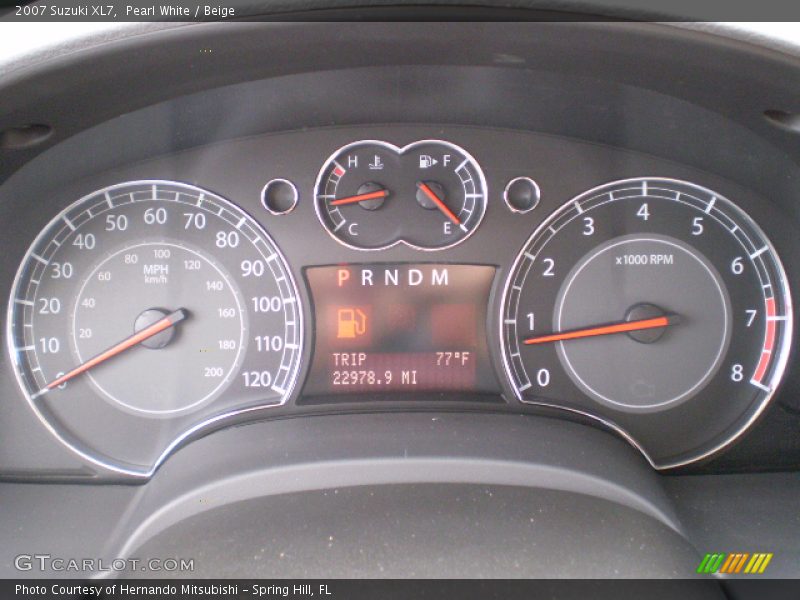 Pearl White / Beige 2007 Suzuki XL7