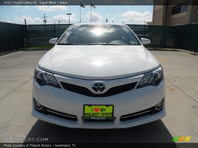 Super White / Black 2012 Toyota Camry SE