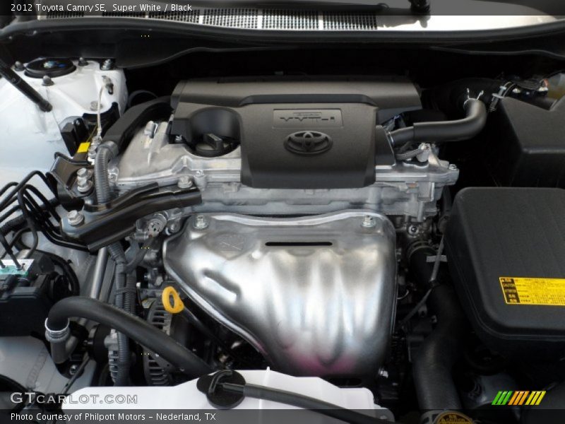 Super White / Black 2012 Toyota Camry SE