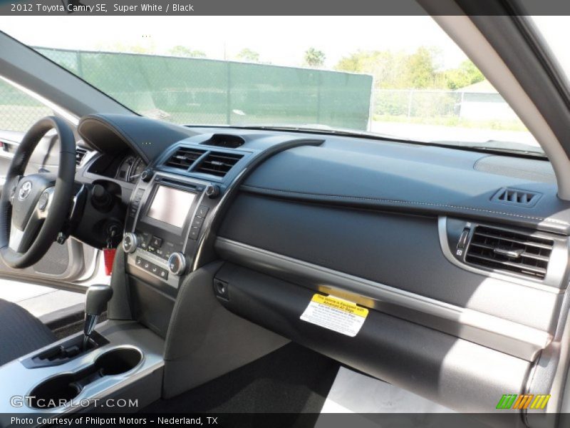 Super White / Black 2012 Toyota Camry SE