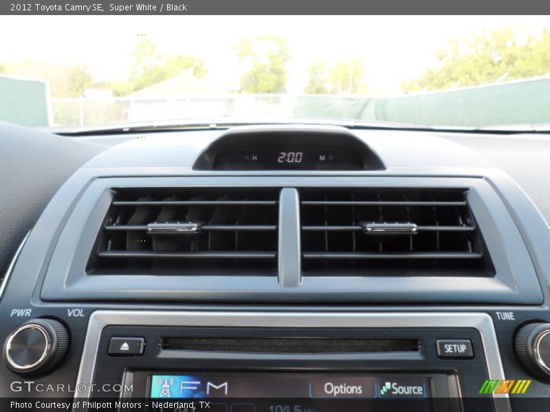 Super White / Black 2012 Toyota Camry SE