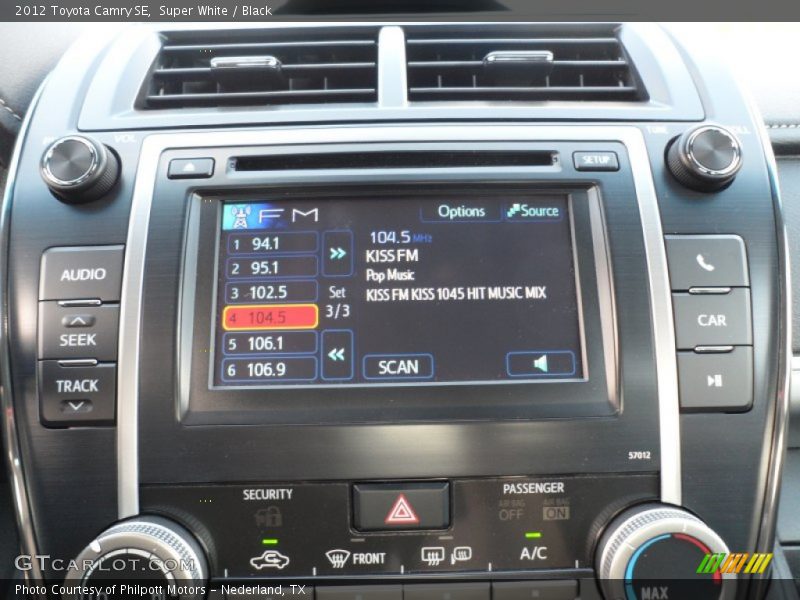 Super White / Black 2012 Toyota Camry SE