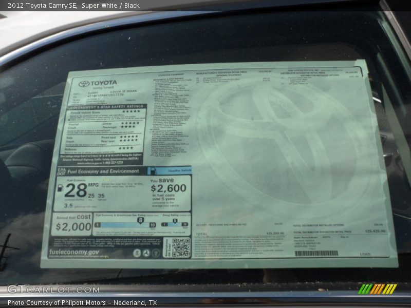 Super White / Black 2012 Toyota Camry SE