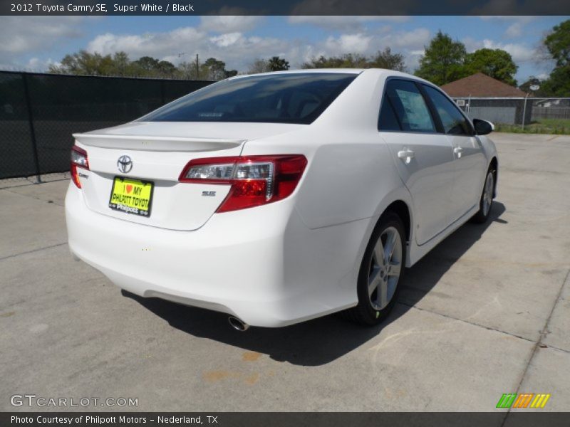 Super White / Black 2012 Toyota Camry SE
