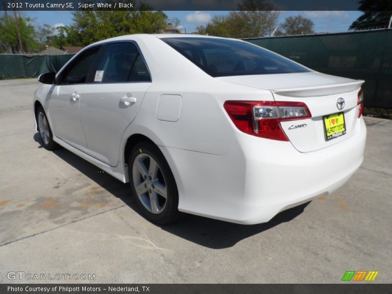 Super White / Black 2012 Toyota Camry SE