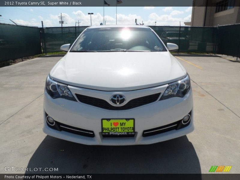 Super White / Black 2012 Toyota Camry SE