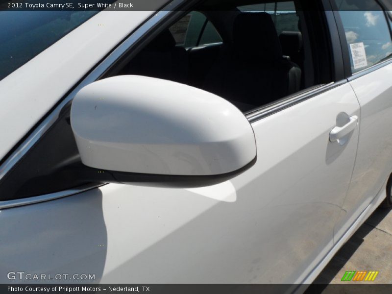Super White / Black 2012 Toyota Camry SE