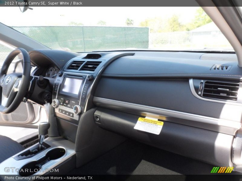 Super White / Black 2012 Toyota Camry SE