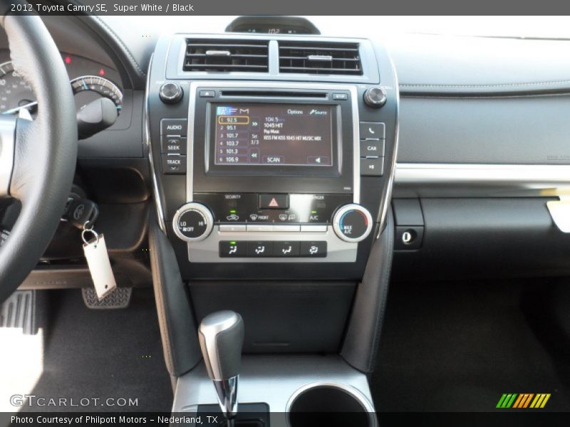 Super White / Black 2012 Toyota Camry SE