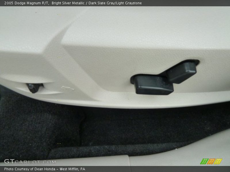 Bright Silver Metallic / Dark Slate Gray/Light Graystone 2005 Dodge Magnum R/T