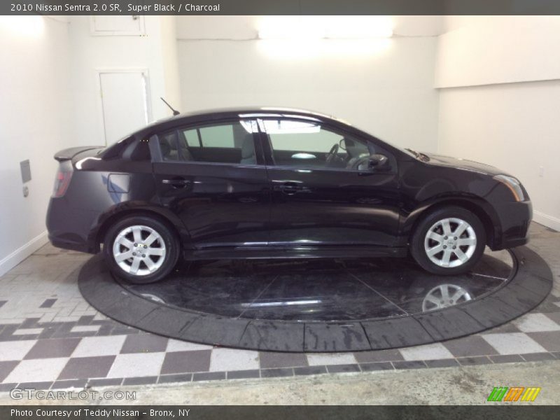 Super Black / Charcoal 2010 Nissan Sentra 2.0 SR