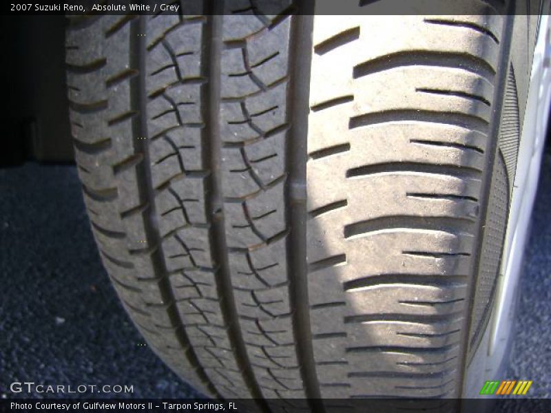 Absolute White / Grey 2007 Suzuki Reno