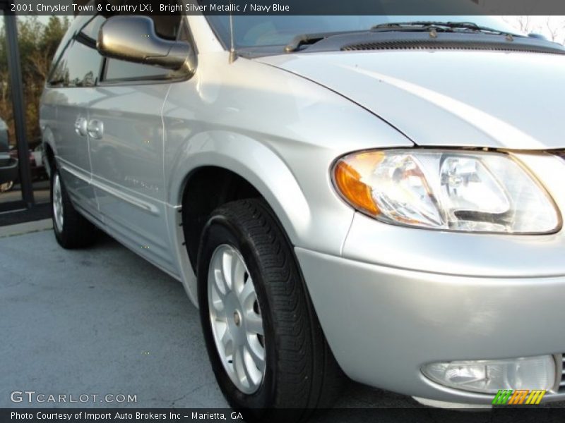 Bright Silver Metallic / Navy Blue 2001 Chrysler Town & Country LXi