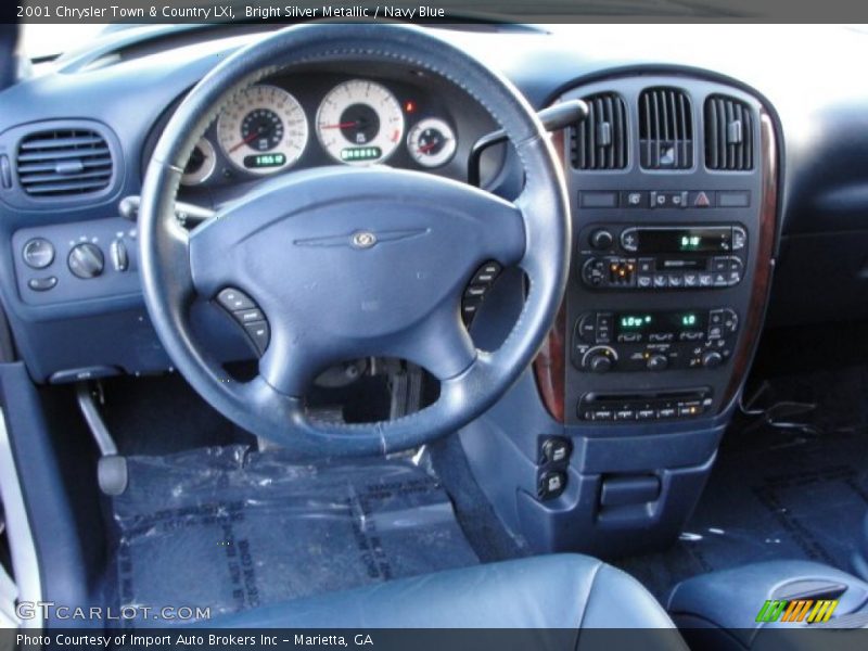 Dashboard of 2001 Town & Country LXi