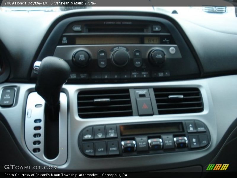 Silver Pearl Metallic / Gray 2009 Honda Odyssey EX