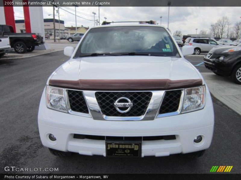 Avalanche White / Graphite 2005 Nissan Pathfinder LE 4x4