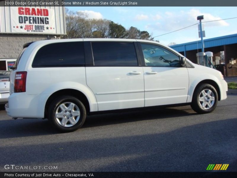 Stone White / Medium Slate Gray/Light Shale 2009 Dodge Grand Caravan SE