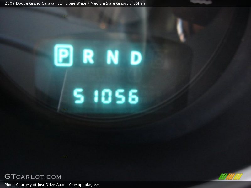 Stone White / Medium Slate Gray/Light Shale 2009 Dodge Grand Caravan SE