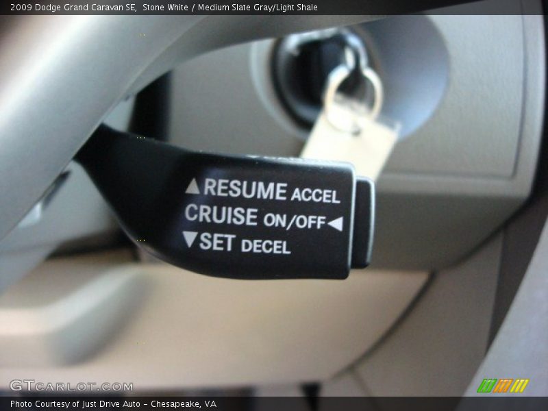 Stone White / Medium Slate Gray/Light Shale 2009 Dodge Grand Caravan SE