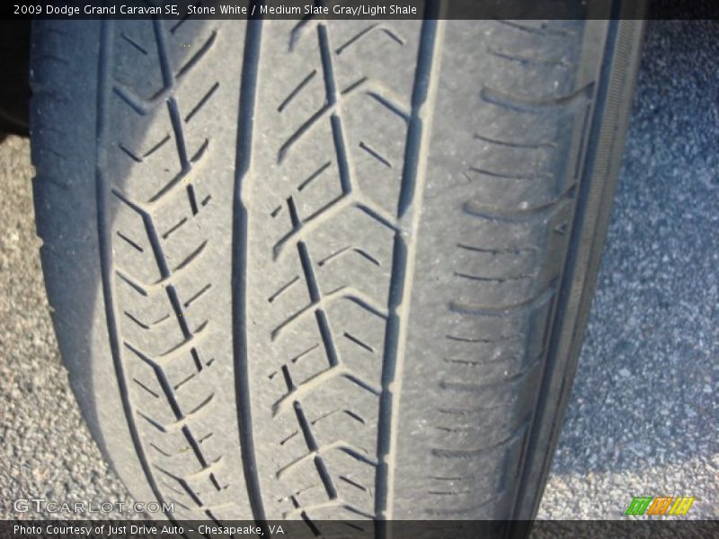 Stone White / Medium Slate Gray/Light Shale 2009 Dodge Grand Caravan SE
