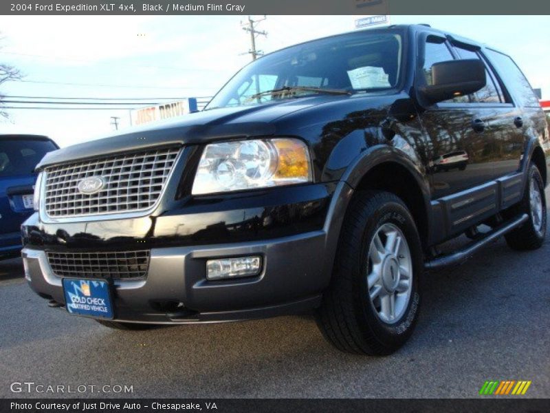 Black / Medium Flint Gray 2004 Ford Expedition XLT 4x4