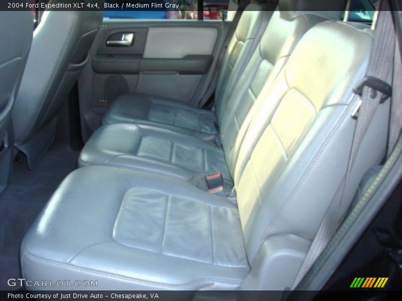 Black / Medium Flint Gray 2004 Ford Expedition XLT 4x4