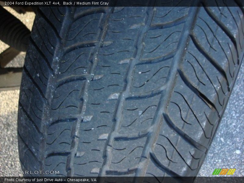 Black / Medium Flint Gray 2004 Ford Expedition XLT 4x4