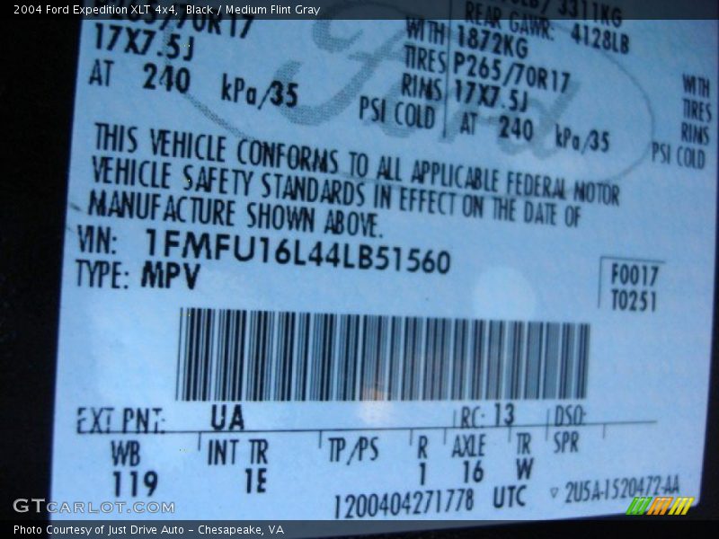 Black / Medium Flint Gray 2004 Ford Expedition XLT 4x4