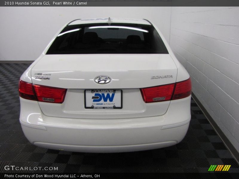 Pearl White / Camel 2010 Hyundai Sonata GLS