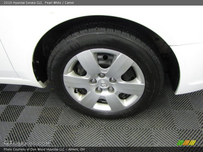 Pearl White / Camel 2010 Hyundai Sonata GLS