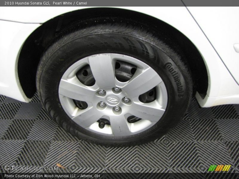 Pearl White / Camel 2010 Hyundai Sonata GLS