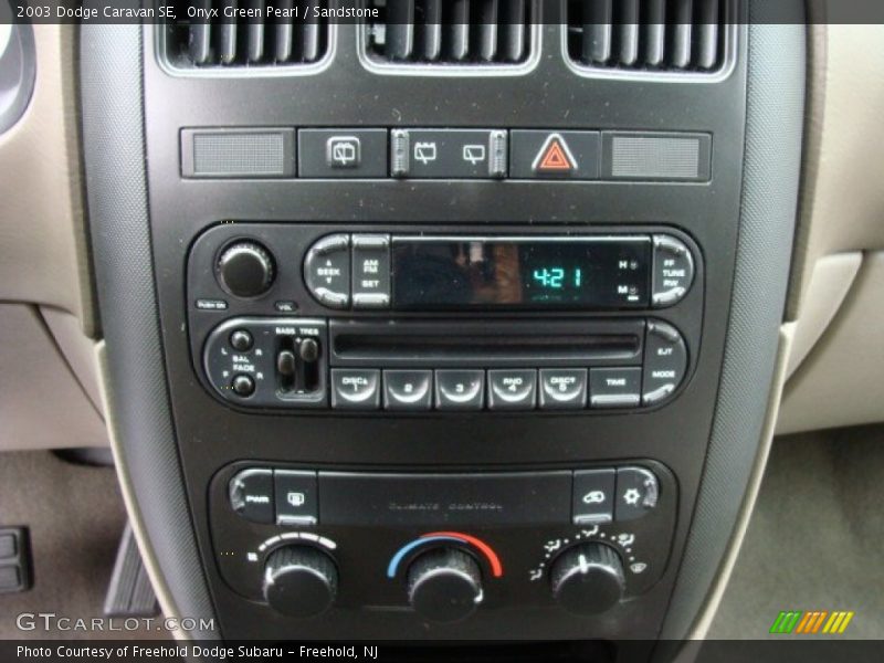 Onyx Green Pearl / Sandstone 2003 Dodge Caravan SE