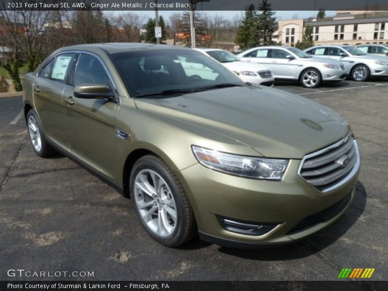 Front 3/4 View of 2013 Taurus SEL AWD