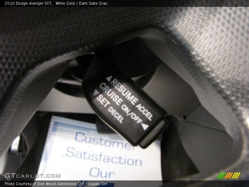 White Gold / Dark Slate Gray 2010 Dodge Avenger SXT
