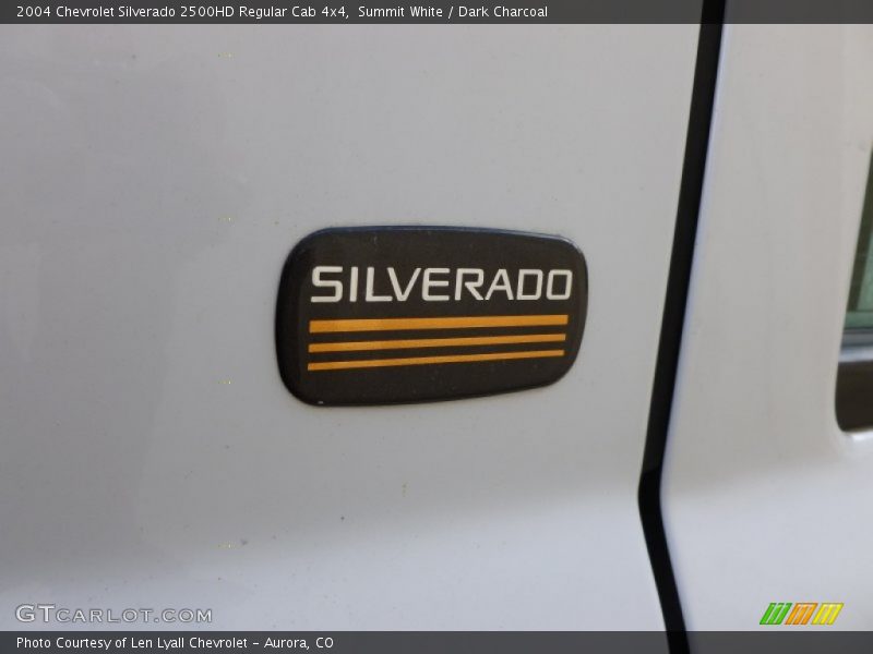 Summit White / Dark Charcoal 2004 Chevrolet Silverado 2500HD Regular Cab 4x4