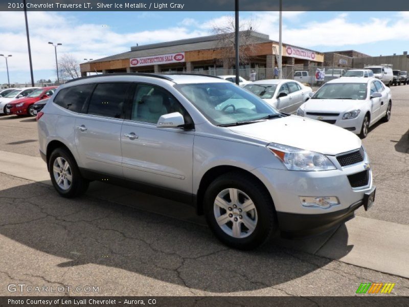 Silver Ice Metallic / Light Gray 2010 Chevrolet Traverse LT