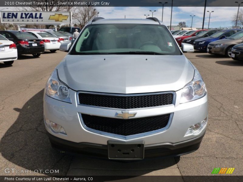 Silver Ice Metallic / Light Gray 2010 Chevrolet Traverse LT