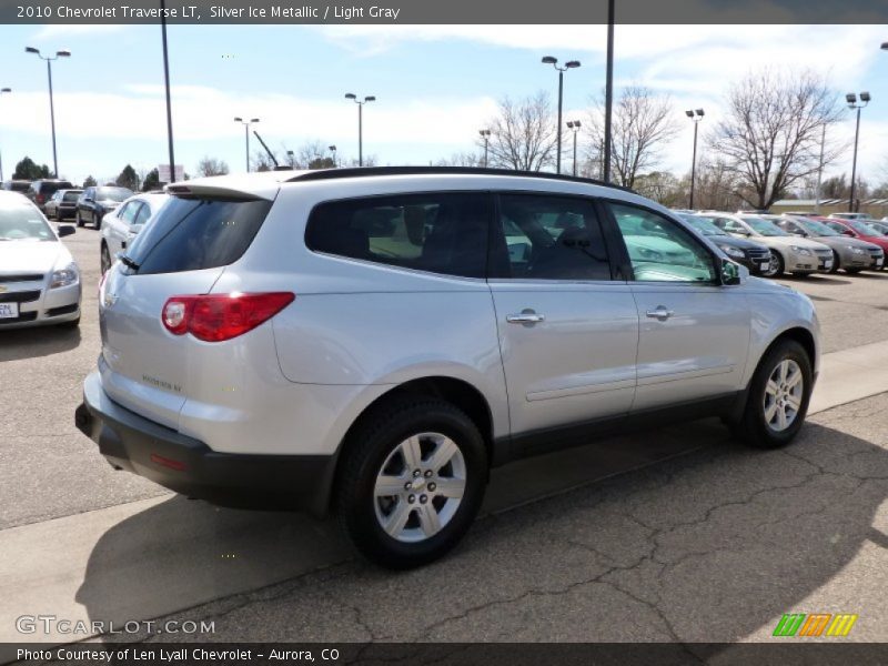 Silver Ice Metallic / Light Gray 2010 Chevrolet Traverse LT
