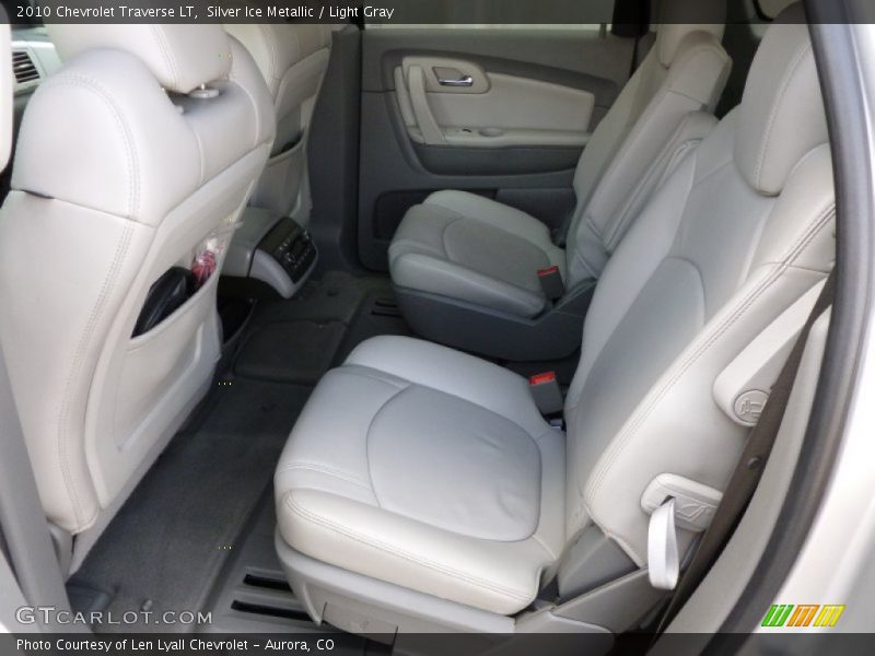 Silver Ice Metallic / Light Gray 2010 Chevrolet Traverse LT