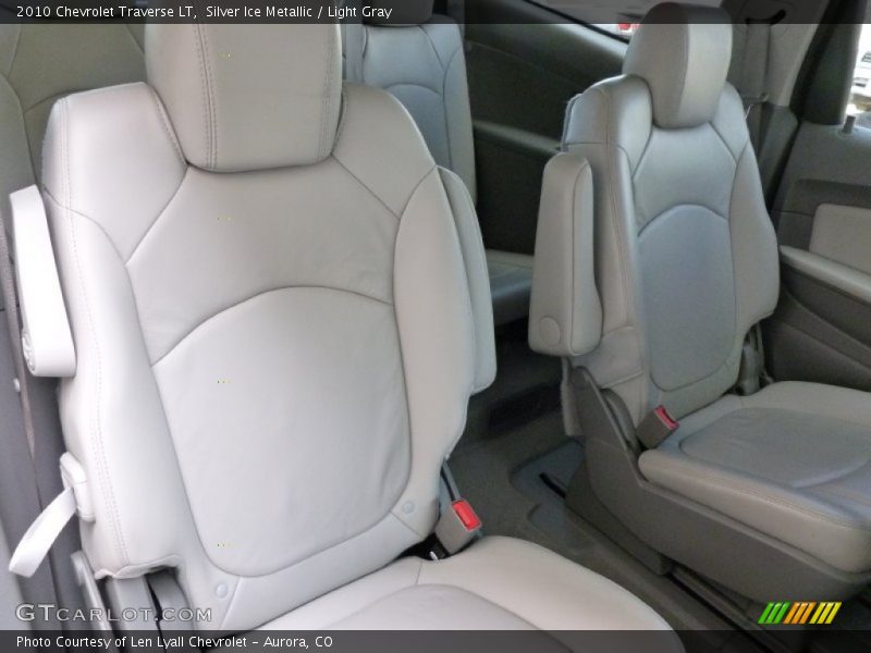 Silver Ice Metallic / Light Gray 2010 Chevrolet Traverse LT
