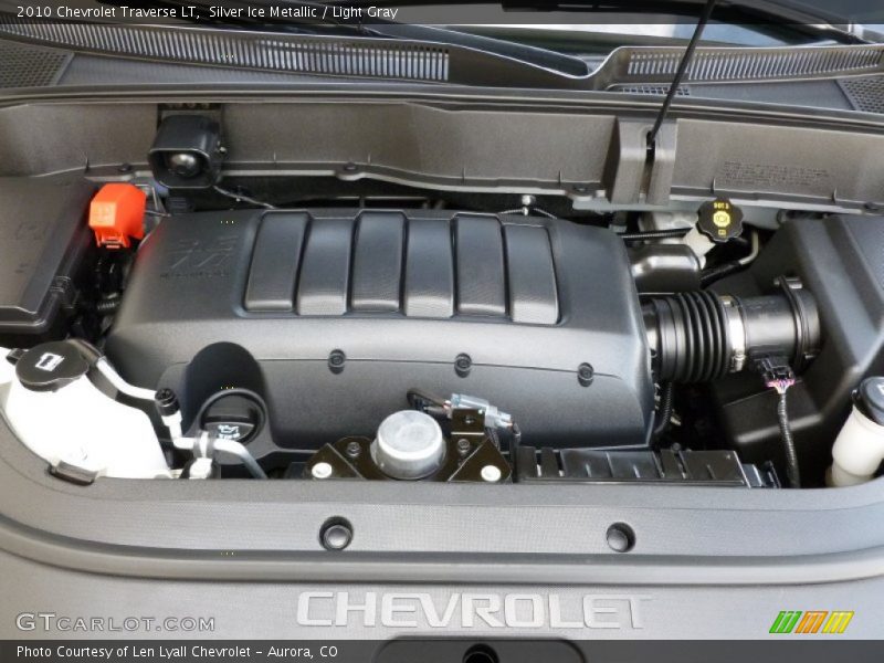 Silver Ice Metallic / Light Gray 2010 Chevrolet Traverse LT