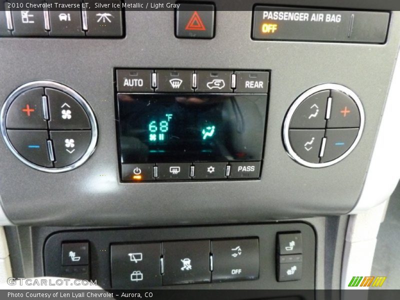 Silver Ice Metallic / Light Gray 2010 Chevrolet Traverse LT