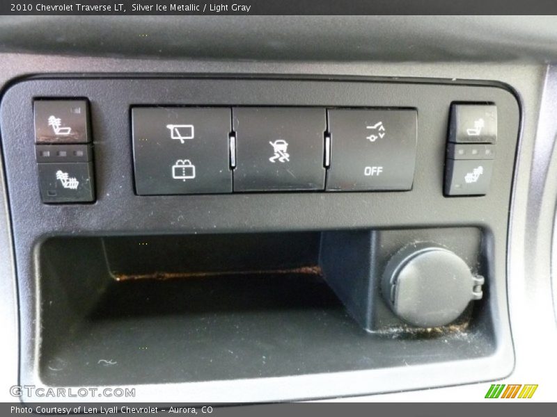 Silver Ice Metallic / Light Gray 2010 Chevrolet Traverse LT