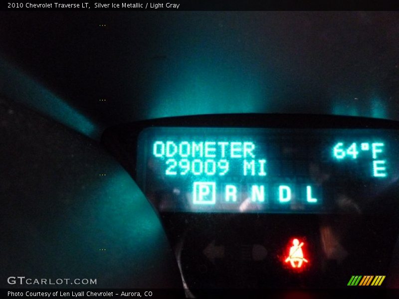 Silver Ice Metallic / Light Gray 2010 Chevrolet Traverse LT