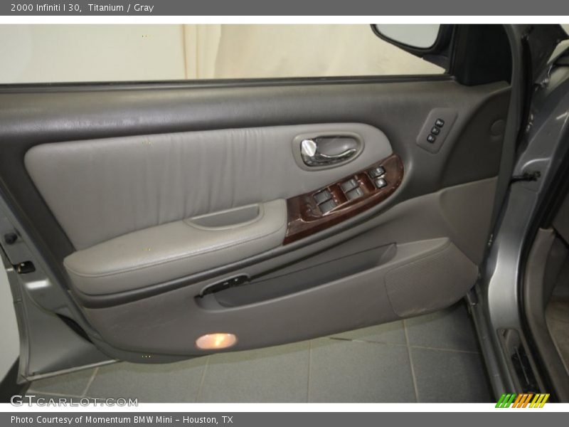Titanium / Gray 2000 Infiniti I 30