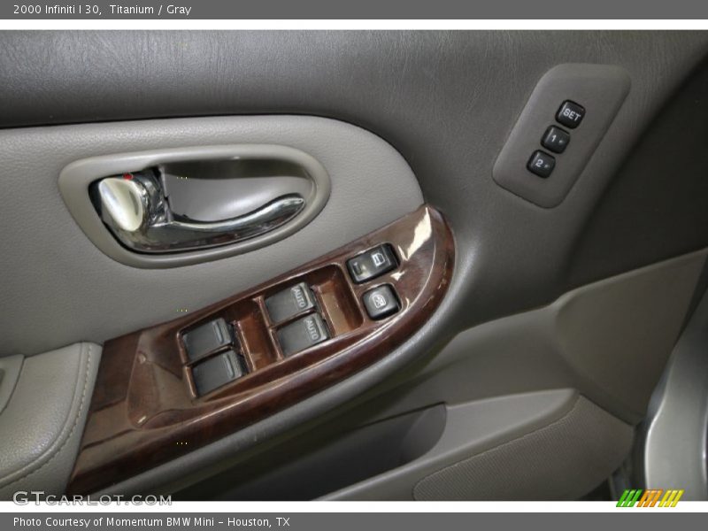 Titanium / Gray 2000 Infiniti I 30