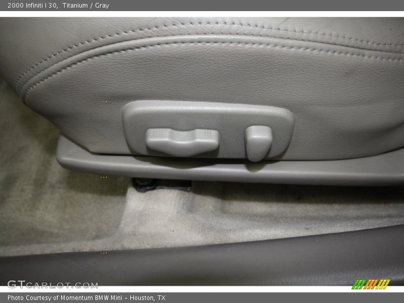 Titanium / Gray 2000 Infiniti I 30
